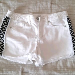 Universal Thread White Shorts, Size 6